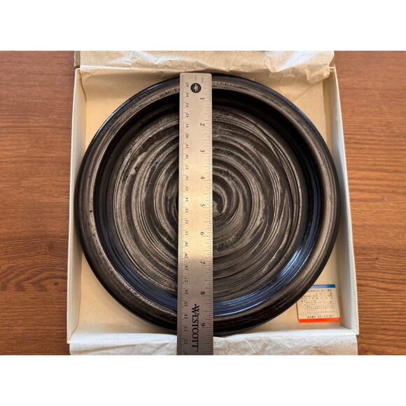 9.5in Vintage Black Urushi-Lacquered Wooden Plate, Japanese Sanuki Shikki - Picture 15 of 17